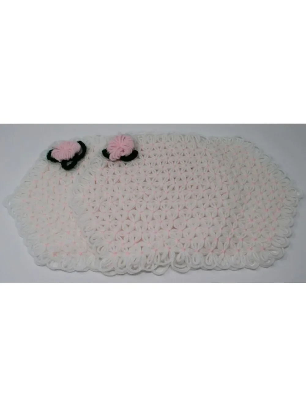 Vintage 1970s Handmade Crochet Pink White Daisy Loop-Stitch Table Dining Mat 2